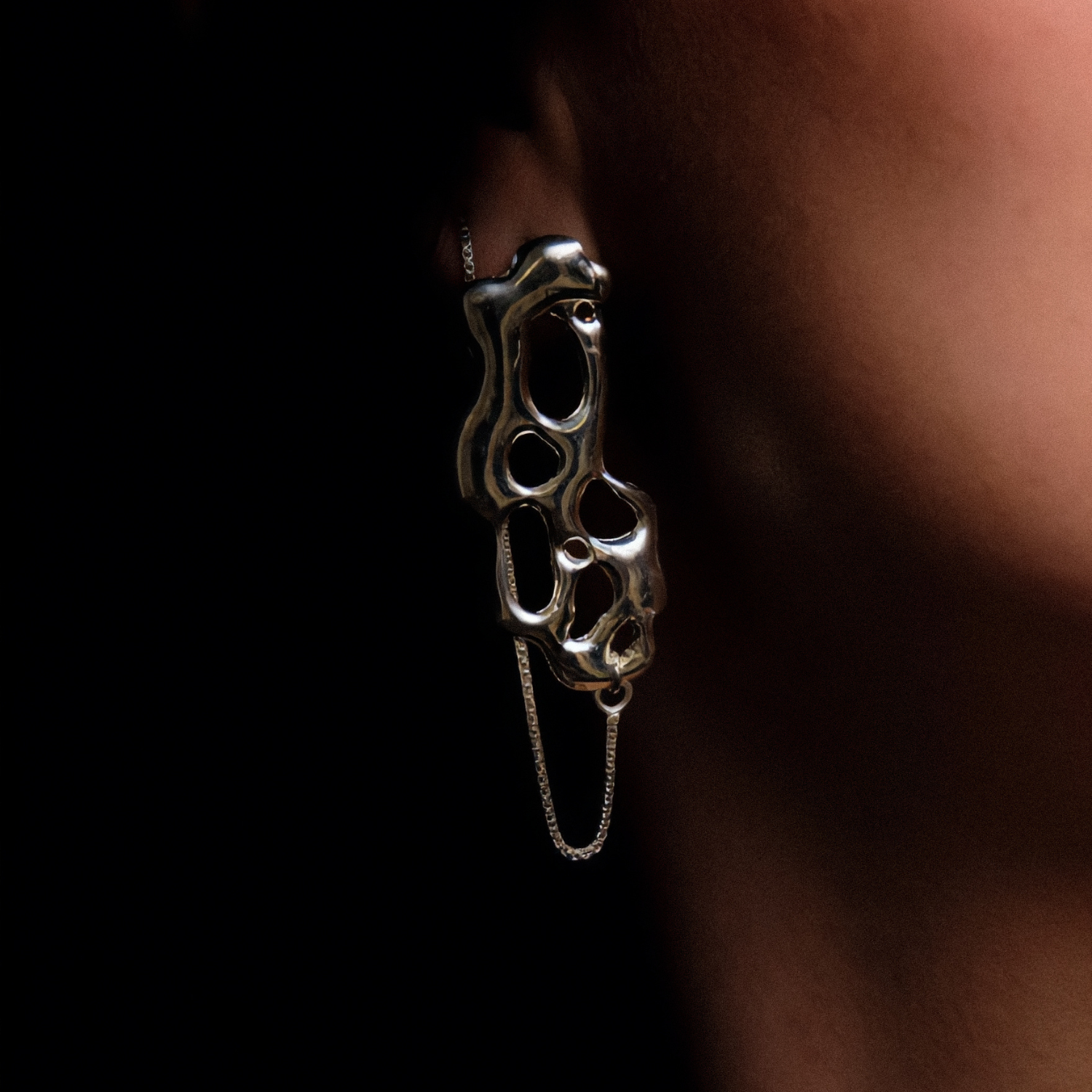 VOID EARRINGS